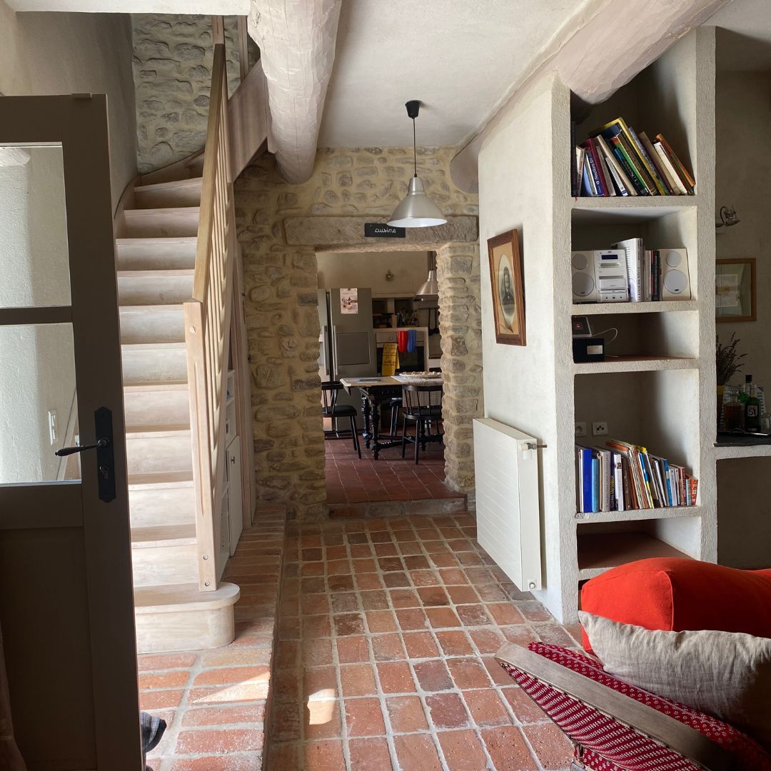 du salon a la cuisine