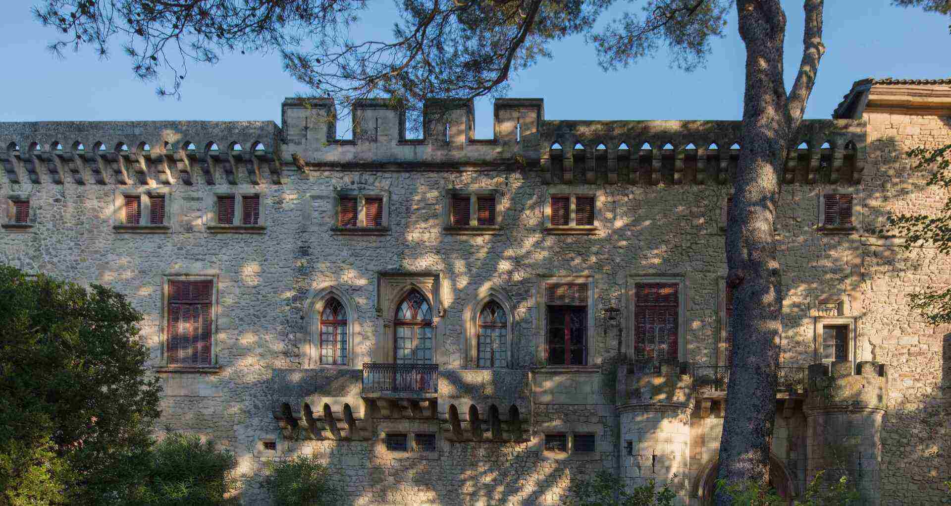 façade du château coté parc mélange renaissance et château fort